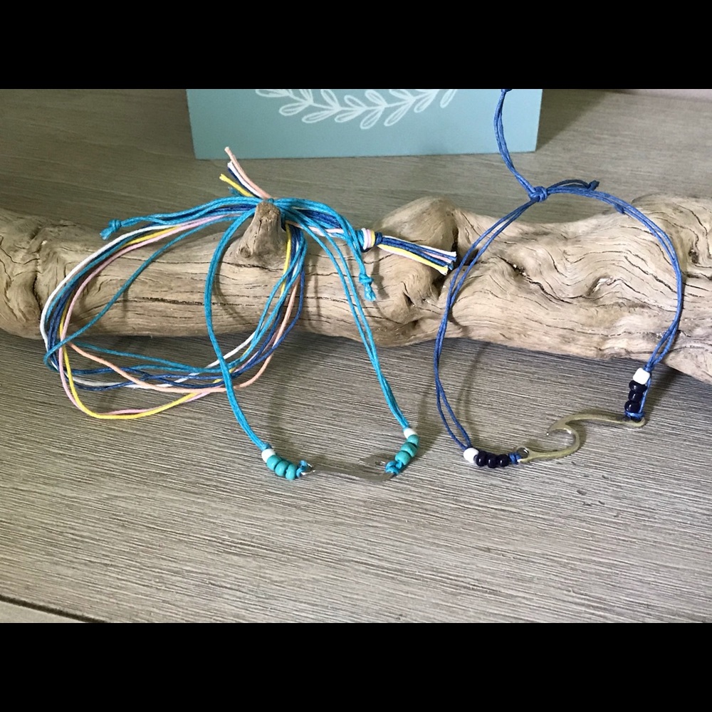 Adjustable string bracelet set. - Picture 2 of 2
